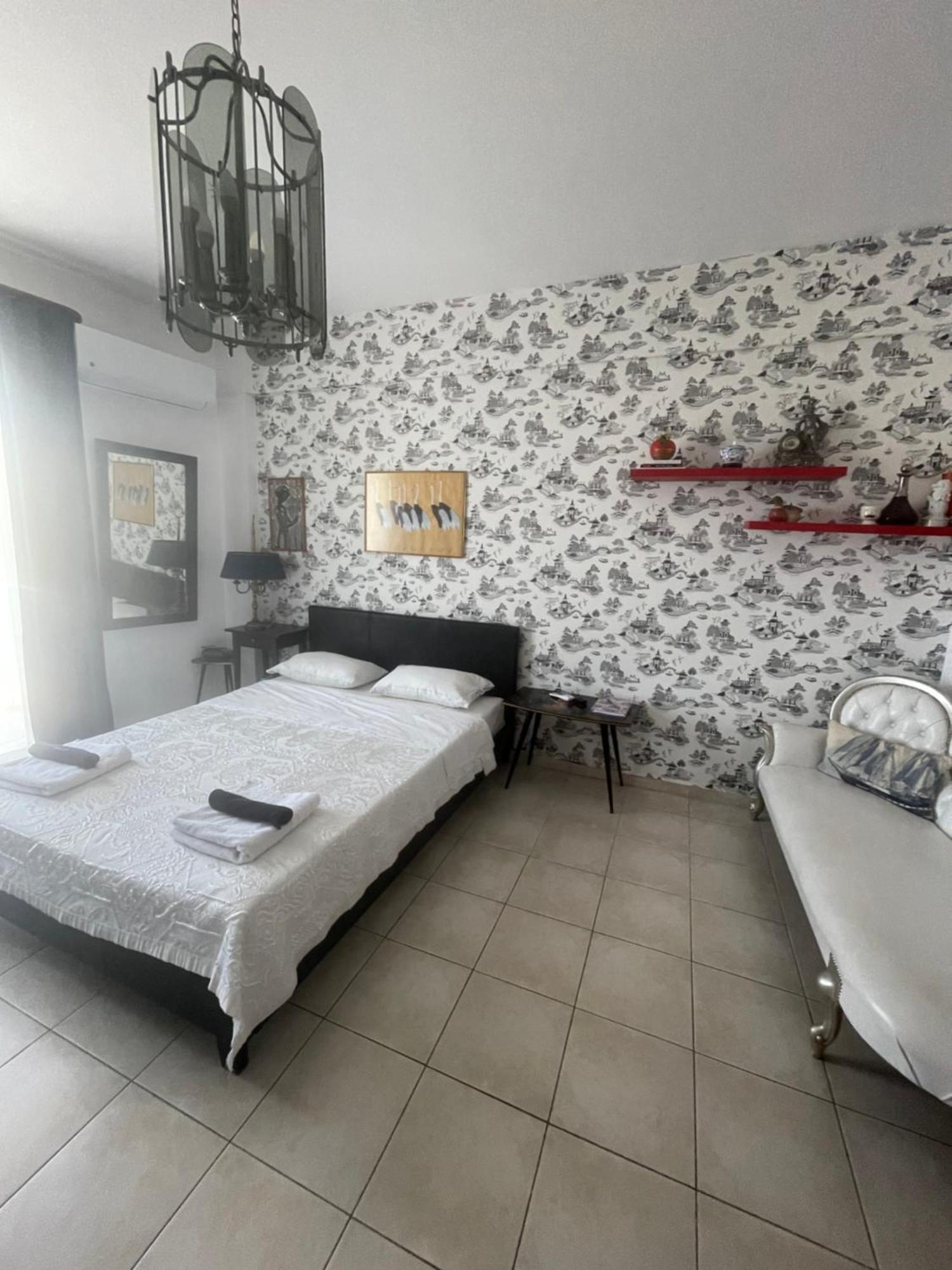 Retire Flat In The Heart Of City Heraklion  Ngoại thất bức ảnh