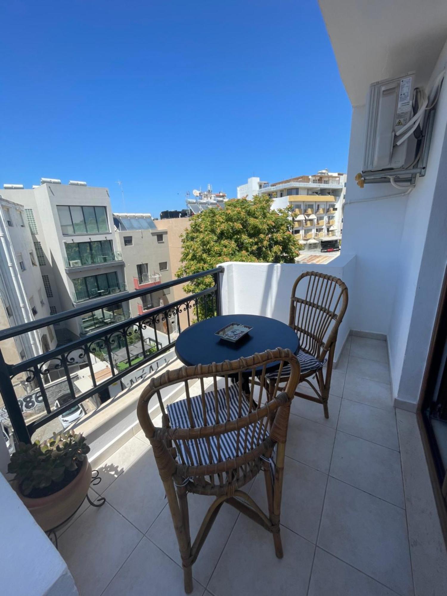 Retire Flat In The Heart Of City Heraklion  Ngoại thất bức ảnh